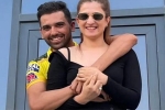 CSK, Deepak Chahar with girlfriend, viral deepak chahar proposes to his girlfriend, Jaya bharadwaj