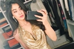 Jhanvi Kapoor latest, Jhanvi Kapoor first film, jhanvi kapoor sizzles in a gold outfit, Jhanvi kapoor