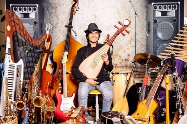 Meet Neil Nayyar, an Indian Origin Teen Who Can Play 107 Instruments Meet Neil Nayyar, an Indian Origin Teen Who Can Play 107 Instruments