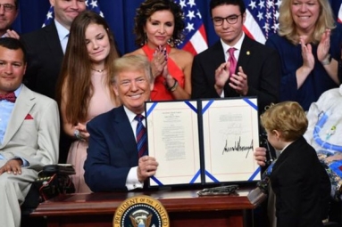 President Donald Trump Signs Right-to-Try law, Try Experimental Treatments President Donald Trump Signs Right-to-Try law, Try Experimental Treatments