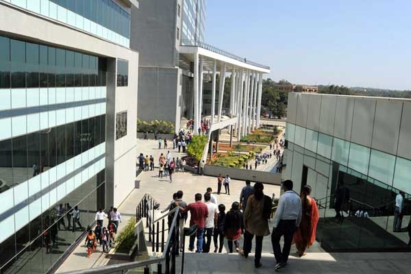 New Immigration Curbs Likely to Hit India's Giant Tech Firms