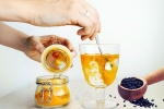 Haldi Kalonji Water during periods, Haldi Kalonji Water for women health, how haldi kalonji water helps to ease menstrual discomfort, Energy