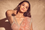 Meenakshi Chaudary updates, Mahesh Babu, meenakshi chaudary in talks for guntur kaaram, Meenakshi chaudhary