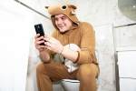 Phone Usage on Toilet painful disease, Phone Usage on Toilet diseases, using your phone on the toilet will invite a painful disease, Robot