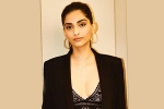 Sonam Kapoor, Sonam Kapoor updates, sonam flaunts off her curves, Cleavage