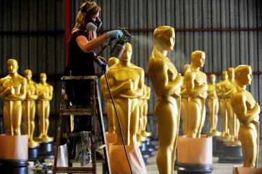Film academy adds minority leadership, apologizes to Asians