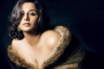 Vidya Balan next film, Vidya Balan new movie, vidya balan turns ultra sensuous, Cleavage