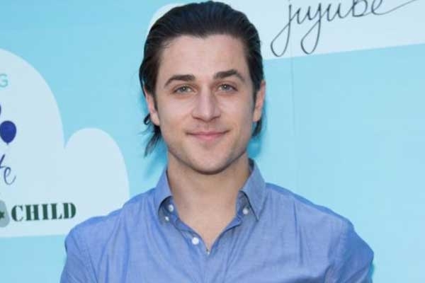 Disney Actor David Henrie Held for Gun at LAX Airport